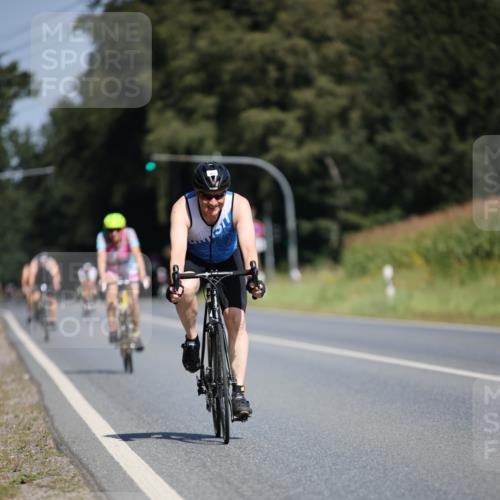 01.09.2024 - 17. Tribühne Triathlon H.Heesch http://msf.ph/oto/6948862 01.09.2024 12:06:09 Radfahren 483, 539, 561, 611, 704 meine-sportfotos.de