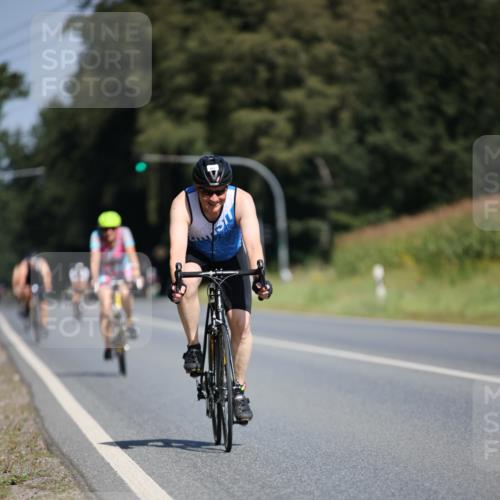 01.09.2024 - 17. Tribühne Triathlon H.Heesch http://msf.ph/oto/6948866 01.09.2024 12:06:09 Radfahren 483, 539, 561, 611, 704 meine-sportfotos.de