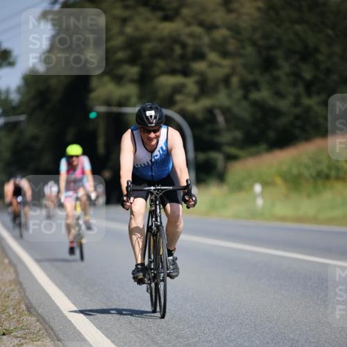 01.09.2024 - 17. Tribühne Triathlon H.Heesch http://msf.ph/oto/6948868 01.09.2024 12:06:09 Radfahren 483, 539, 561, 611, 704 meine-sportfotos.de
