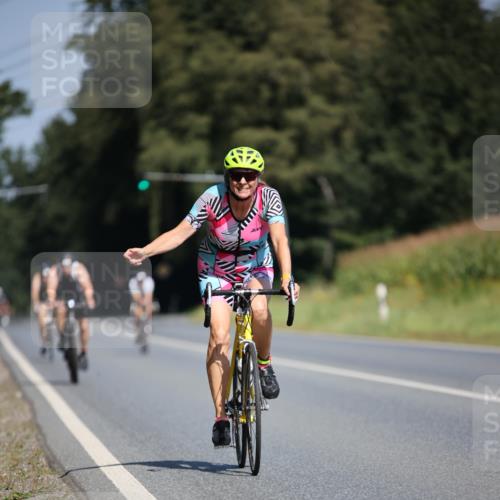 01.09.2024 - 17. Tribühne Triathlon H.Heesch http://msf.ph/oto/6948886 01.09.2024 12:06:11 Radfahren 483, 539, 561, 611, 704 meine-sportfotos.de