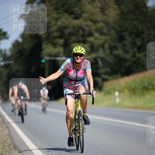 01.09.2024 - 17. Tribühne Triathlon H.Heesch http://msf.ph/oto/6948888 01.09.2024 12:06:11 Radfahren 483, 539, 561, 611, 704 meine-sportfotos.de