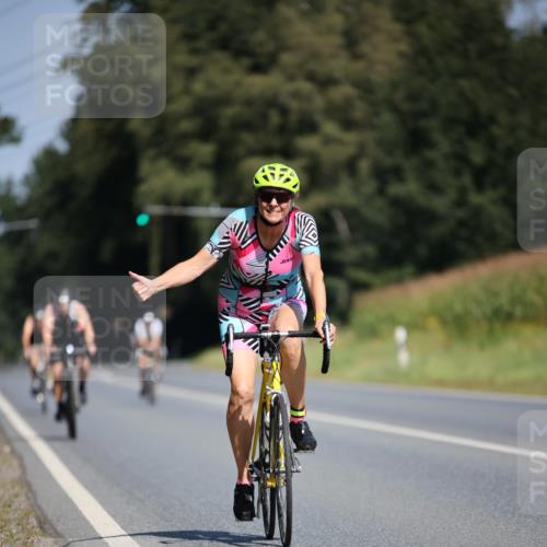 01.09.2024 - 17. Tribühne Triathlon H.Heesch http://msf.ph/oto/6948890 01.09.2024 12:06:11 Radfahren 483, 539, 561, 611, 704 meine-sportfotos.de