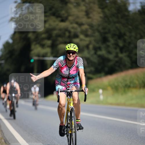 01.09.2024 - 17. Tribühne Triathlon H.Heesch http://msf.ph/oto/6948892 01.09.2024 12:06:11 Radfahren 483, 539, 561, 611, 704 meine-sportfotos.de