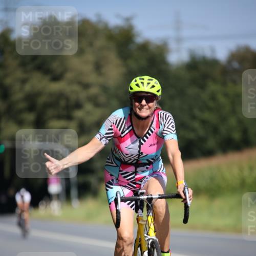 01.09.2024 - 17. Tribühne Triathlon H.Heesch http://msf.ph/oto/6948908 01.09.2024 12:06:12 Radfahren 483, 539, 561, 611, 704 meine-sportfotos.de