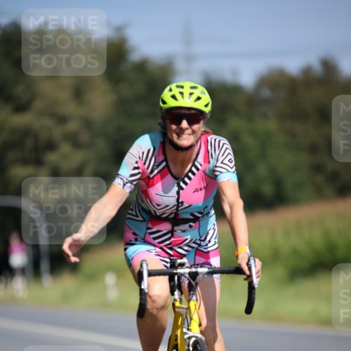 01.09.2024 - 17. Tribühne Triathlon H.Heesch http://msf.ph/oto/6948912 01.09.2024 12:06:12 Radfahren 483, 539, 561, 611, 704 meine-sportfotos.de