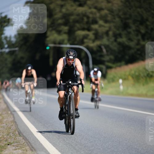 01.09.2024 - 17. Tribühne Triathlon H.Heesch http://msf.ph/oto/6948915 01.09.2024 12:06:14 Radfahren 483, 539, 611, 704 meine-sportfotos.de