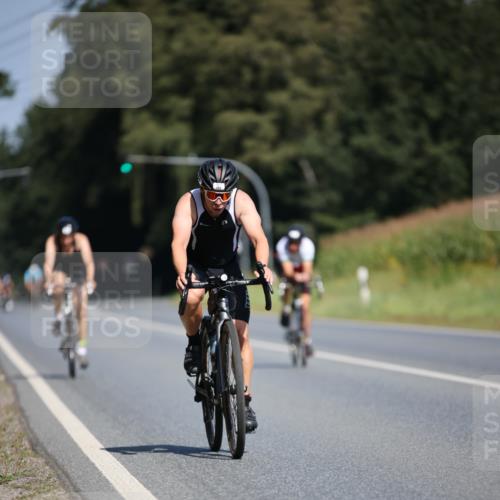 01.09.2024 - 17. Tribühne Triathlon H.Heesch http://msf.ph/oto/6948921 01.09.2024 12:06:14 Radfahren 483, 539, 611, 704 meine-sportfotos.de