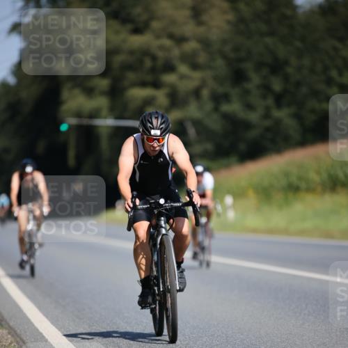 01.09.2024 - 17. Tribühne Triathlon H.Heesch http://msf.ph/oto/6948926 01.09.2024 12:06:14 Radfahren 483, 539, 611, 704 meine-sportfotos.de