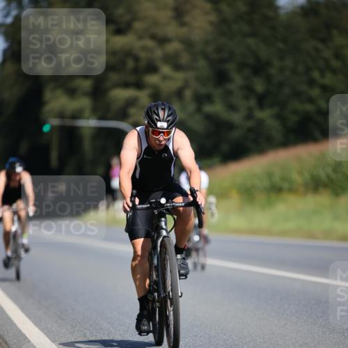 01.09.2024 - 17. Tribühne Triathlon H.Heesch http://msf.ph/oto/6948930 01.09.2024 12:06:14 Radfahren 483, 539, 611, 704 meine-sportfotos.de