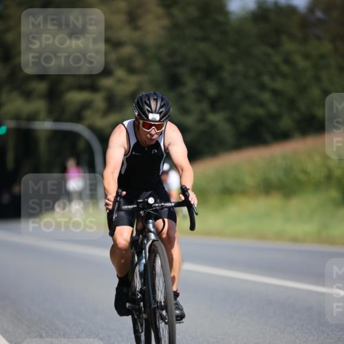 01.09.2024 - 17. Tribühne Triathlon H.Heesch http://msf.ph/oto/6948935 01.09.2024 12:06:15 Radfahren 483, 611, 704 meine-sportfotos.de