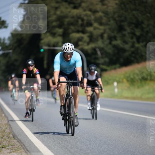 01.09.2024 - 17. Tribühne Triathlon H.Heesch http://msf.ph/oto/6948979 01.09.2024 12:06:28 Radfahren 492, 541, 584, 663, 685 meine-sportfotos.de