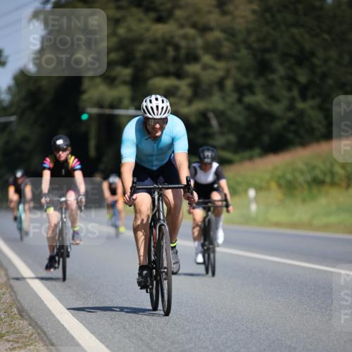 01.09.2024 - 17. Tribühne Triathlon H.Heesch http://msf.ph/oto/6948982 01.09.2024 12:06:28 Radfahren 492, 541, 584, 663, 685 meine-sportfotos.de
