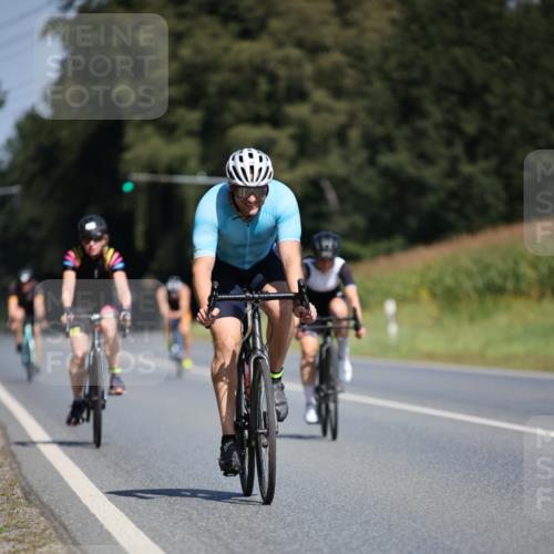 01.09.2024 - 17. Tribühne Triathlon H.Heesch http://msf.ph/oto/6948984 01.09.2024 12:06:28 Radfahren 492, 541, 584, 663, 685 meine-sportfotos.de