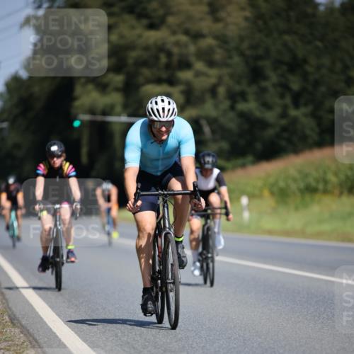 01.09.2024 - 17. Tribühne Triathlon H.Heesch http://msf.ph/oto/6948986 01.09.2024 12:06:28 Radfahren 492, 541, 584, 663, 685 meine-sportfotos.de