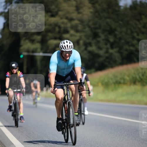 01.09.2024 - 17. Tribühne Triathlon H.Heesch http://msf.ph/oto/6948990 01.09.2024 12:06:28 Radfahren 492, 541, 584, 663, 685 meine-sportfotos.de