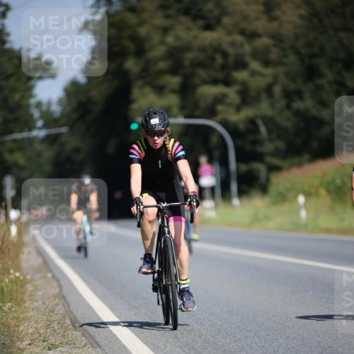 01.09.2024 - 17. Tribühne Triathlon H.Heesch http://msf.ph/oto/6948995 01.09.2024 12:06:29 Radfahren 492, 541, 584, 663, 685 meine-sportfotos.de