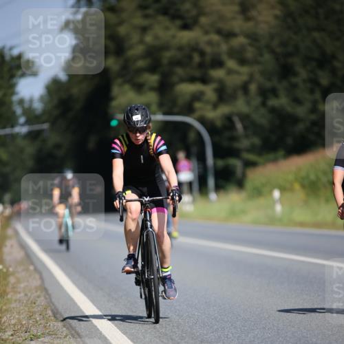 01.09.2024 - 17. Tribühne Triathlon H.Heesch http://msf.ph/oto/6948997 01.09.2024 12:06:29 Radfahren 492, 541, 584, 663, 685 meine-sportfotos.de