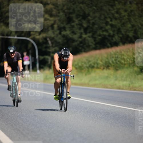 01.09.2024 - 17. Tribühne Triathlon H.Heesch http://msf.ph/oto/6949017 01.09.2024 12:06:32 Radfahren 492, 541, 584, 663 meine-sportfotos.de