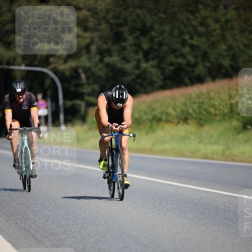 01.09.2024 - 17. Tribühne Triathlon H.Heesch http://msf.ph/oto/6949021 01.09.2024 12:06:32 Radfahren 492, 541, 584, 663 meine-sportfotos.de