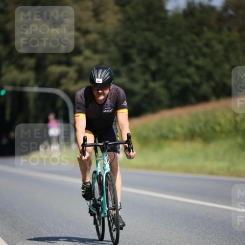 01.09.2024 - 17. Tribühne Triathlon H.Heesch http://msf.ph/oto/6949032 01.09.2024 12:06:34 Radfahren 541, 663 meine-sportfotos.de