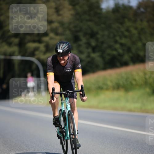 01.09.2024 - 17. Tribühne Triathlon H.Heesch http://msf.ph/oto/6949034 01.09.2024 12:06:34 Radfahren 541, 663 meine-sportfotos.de