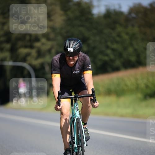 01.09.2024 - 17. Tribühne Triathlon H.Heesch http://msf.ph/oto/6949040 01.09.2024 12:06:34 Radfahren 541, 663 meine-sportfotos.de