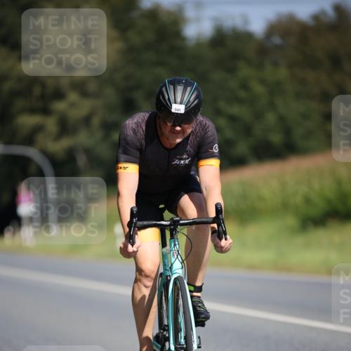01.09.2024 - 17. Tribühne Triathlon H.Heesch http://msf.ph/oto/6949043 01.09.2024 12:06:34 Radfahren 541, 663 meine-sportfotos.de