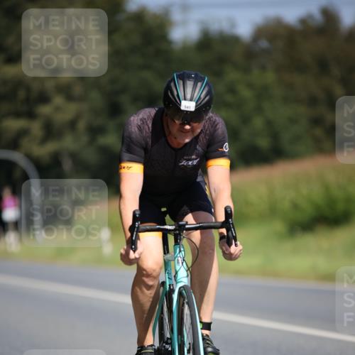 01.09.2024 - 17. Tribühne Triathlon H.Heesch http://msf.ph/oto/6949045 01.09.2024 12:06:34 Radfahren 541, 663 meine-sportfotos.de