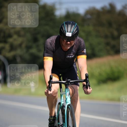 01.09.2024 - 17. Tribühne Triathlon H.Heesch http://msf.ph/oto/6949047 01.09.2024 12:06:34 Radfahren 541, 663 meine-sportfotos.de