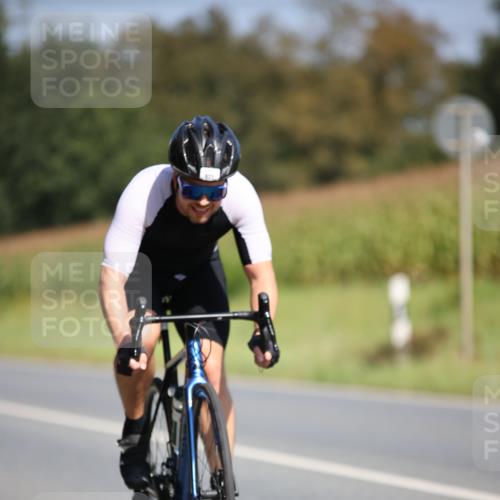 01.09.2024 - 17. Tribühne Triathlon H.Heesch http://msf.ph/oto/6949051 01.09.2024 12:07:02 Radfahren 658, 671, 680 meine-sportfotos.de