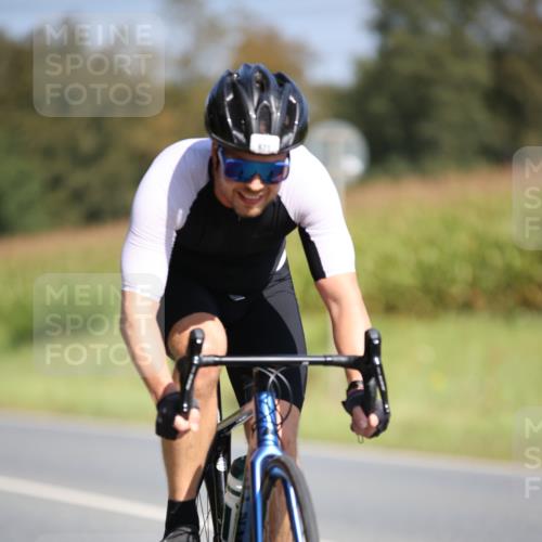 01.09.2024 - 17. Tribühne Triathlon H.Heesch http://msf.ph/oto/6949057 01.09.2024 12:07:03 Radfahren 658, 671, 680 meine-sportfotos.de