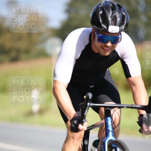 01.09.2024 - 17. Tribühne Triathlon H.Heesch http://msf.ph/oto/6949061 01.09.2024 12:07:03 Radfahren 658, 671, 680 meine-sportfotos.de