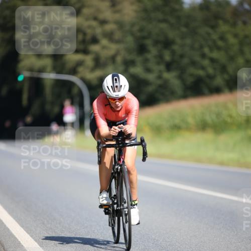 01.09.2024 - 17. Tribühne Triathlon H.Heesch http://msf.ph/oto/6949066 01.09.2024 12:07:06 Radfahren 589, 658, 680 meine-sportfotos.de