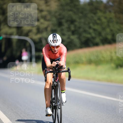 01.09.2024 - 17. Tribühne Triathlon H.Heesch http://msf.ph/oto/6949070 01.09.2024 12:07:06 Radfahren 589, 658, 680 meine-sportfotos.de