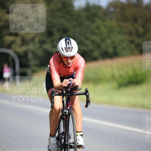 01.09.2024 - 17. Tribühne Triathlon H.Heesch http://msf.ph/oto/6949077 01.09.2024 12:07:06 Radfahren 589, 658, 680 meine-sportfotos.de