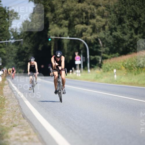 01.09.2024 - 17. Tribühne Triathlon H.Heesch http://msf.ph/oto/6949091 01.09.2024 12:07:13 Radfahren 589, 673 meine-sportfotos.de