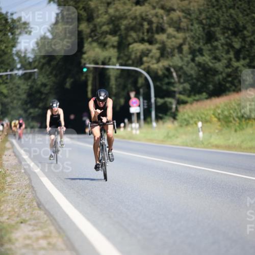 01.09.2024 - 17. Tribühne Triathlon H.Heesch http://msf.ph/oto/6949092 01.09.2024 12:07:13 Radfahren 589, 673 meine-sportfotos.de