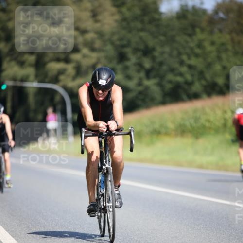 01.09.2024 - 17. Tribühne Triathlon H.Heesch http://msf.ph/oto/6949119 01.09.2024 12:07:15 Radfahren 589, 673 meine-sportfotos.de