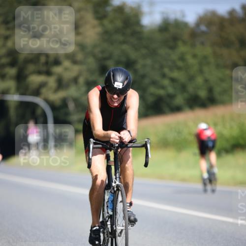 01.09.2024 - 17. Tribühne Triathlon H.Heesch http://msf.ph/oto/6949125 01.09.2024 12:07:15 Radfahren 589, 673 meine-sportfotos.de