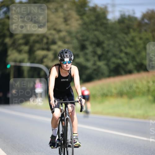 01.09.2024 - 17. Tribühne Triathlon H.Heesch http://msf.ph/oto/6949142 01.09.2024 12:07:17 Radfahren 543, 589, 673 meine-sportfotos.de