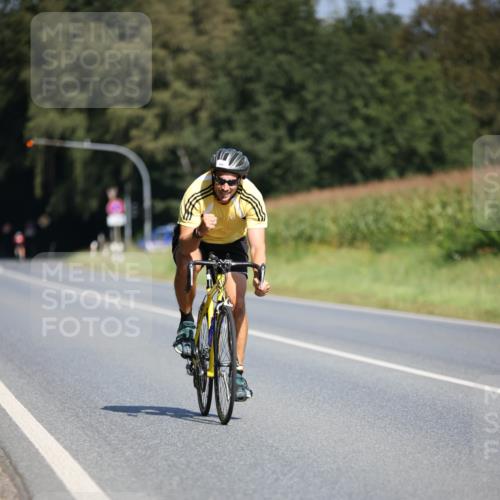 01.09.2024 - 17. Tribühne Triathlon H.Heesch http://msf.ph/oto/6949164 01.09.2024 12:07:29 Radfahren 473, 482, 506, 543, 646, 649 meine-sportfotos.de