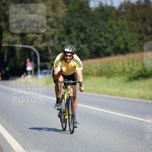 01.09.2024 - 17. Tribühne Triathlon H.Heesch http://msf.ph/oto/6949165 01.09.2024 12:07:30 Radfahren 473, 482, 506, 646, 649 meine-sportfotos.de