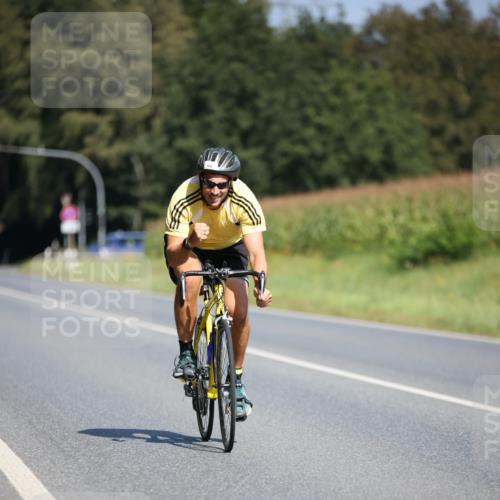 01.09.2024 - 17. Tribühne Triathlon H.Heesch http://msf.ph/oto/6949169 01.09.2024 12:07:30 Radfahren 473, 482, 506, 646, 649 meine-sportfotos.de
