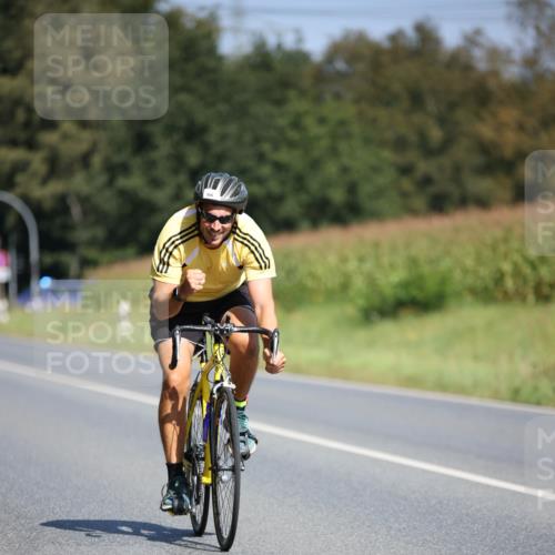 01.09.2024 - 17. Tribühne Triathlon H.Heesch http://msf.ph/oto/6949176 01.09.2024 12:07:30 Radfahren 473, 482, 506, 646, 649 meine-sportfotos.de