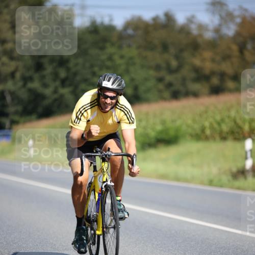 01.09.2024 - 17. Tribühne Triathlon H.Heesch http://msf.ph/oto/6949179 01.09.2024 12:07:30 Radfahren 473, 482, 506, 646, 649 meine-sportfotos.de
