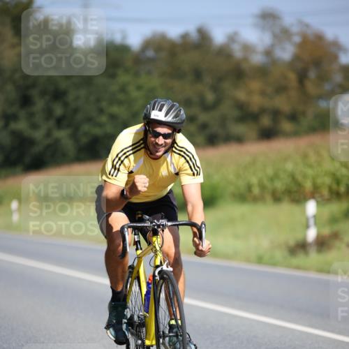 01.09.2024 - 17. Tribühne Triathlon H.Heesch http://msf.ph/oto/6949183 01.09.2024 12:07:30 Radfahren 473, 482, 506, 646, 649 meine-sportfotos.de