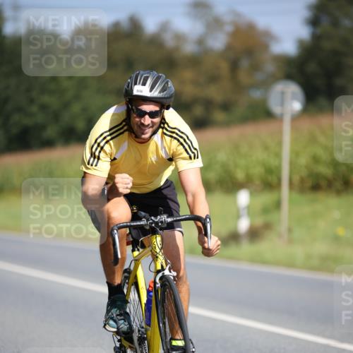 01.09.2024 - 17. Tribühne Triathlon H.Heesch http://msf.ph/oto/6949187 01.09.2024 12:07:31 Radfahren 473, 482, 506, 649, 691 meine-sportfotos.de