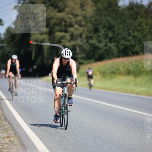 01.09.2024 - 17. Tribühne Triathlon H.Heesch http://msf.ph/oto/6949216 01.09.2024 12:07:38 Radfahren 482, 691 meine-sportfotos.de