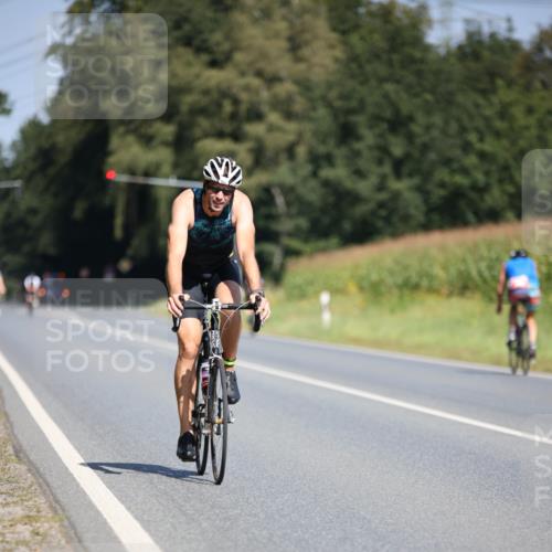01.09.2024 - 17. Tribühne Triathlon H.Heesch http://msf.ph/oto/6949242 01.09.2024 12:07:40 Radfahren 482, 691 meine-sportfotos.de