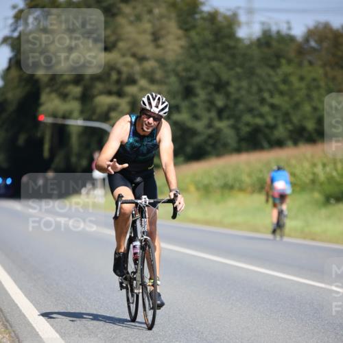 01.09.2024 - 17. Tribühne Triathlon H.Heesch http://msf.ph/oto/6949250 01.09.2024 12:07:40 Radfahren 482, 691 meine-sportfotos.de